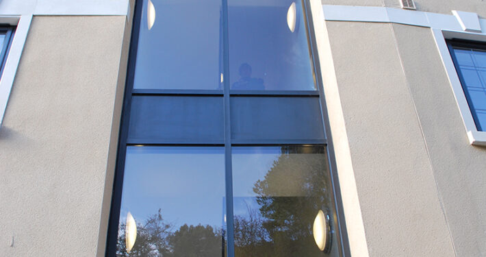 Curtain wall glazing