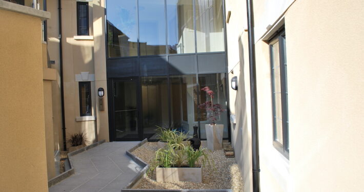 Courtyard at Drake Rd